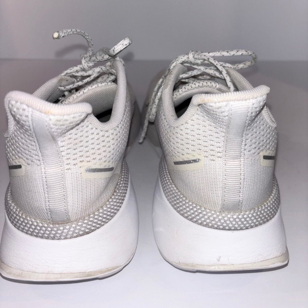 Adidas Edge Lux 3 Women's Running Shoes Beige Sneakers Size 8.5 EE9920 - Picture 3 of 7